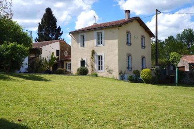 1 - Vouvant, House