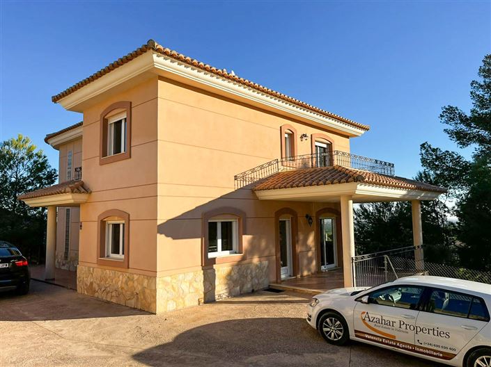 Image No.1-5 Bed Villa for sale