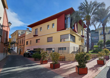 1 - Ador, Townhouse