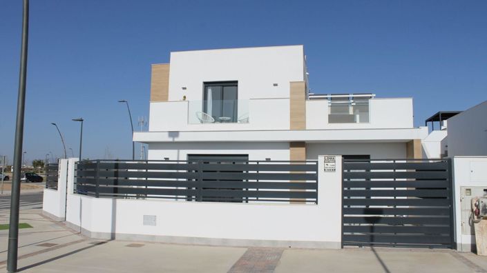 Image No.1-3 Bed Villa for sale