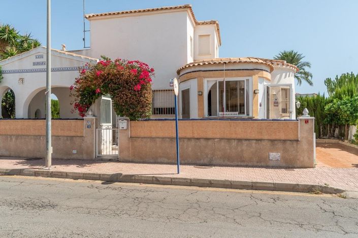 Image No.1-2 Bed Villa for sale