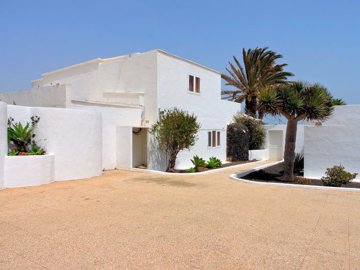 Magnificent 8 bedroom detached villa with 3 bedroom annex in the beautiful area of Macher