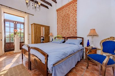 4 Bedroom, 4 Bathroom 1800´s Finca with Private Pool on 16,000m2 plot