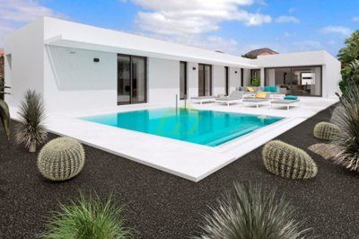 Independent family villa in the most exclusive area of Costa Teguise