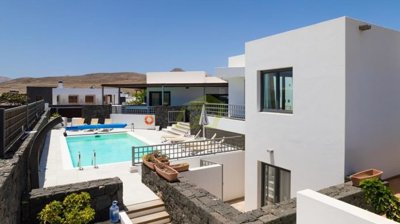 Stunning villa located in the prestigious resort of Puerto Calero