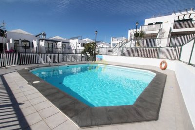 A wonderfully presented property with a communal pool in Puerto del Carmen