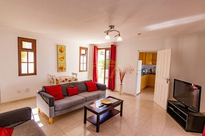 Stunning 2 bedroom detached villa with private Pool in Los Mojones