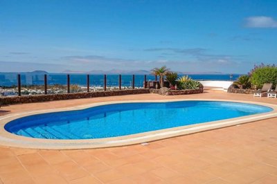 5 Bedroom villa with amazing panoramic ocean views in Playa Blanca