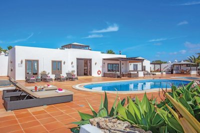 5 Bedroom villa with amazing panoramic ocean views in Playa Blanca