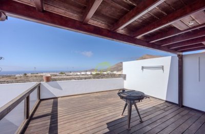 Fantastic triplex with coastal views in San Bartolomé