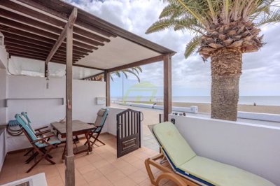 Beautifull 2 bedroom bungalow  close to the sea in Playa Honda