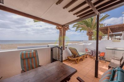 Beautifull 2 bedroom bungalow  close to the sea in Playa Honda