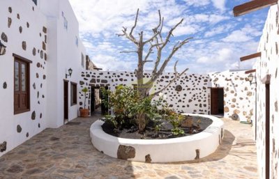 Traditional Canarian Mansion from the 18th century in Tinajo