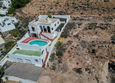 3 bedroom villa with beautiful views and private pool in Nazaret