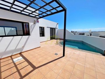 3 Bedroom Villa near Marina Rubicón with Pool and Sea Views