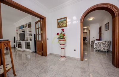 Detached house with private garden and garage in Tahiche