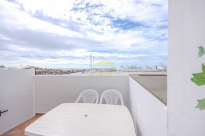 Ground floor apartment with sea and mountain views in Puerto del Carmen