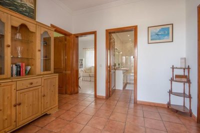 Stunning 6 bedroom detached villa in picturesque town of Macher