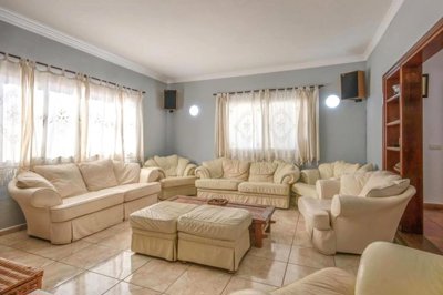 Stunning 6 bedroom detached villa in picturesque town of Macher