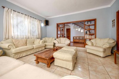 Stunning 6 bedroom detached villa in picturesque town of Macher