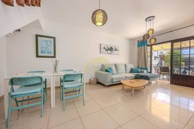 Charming 2 bedroom villa with heated Pool and sea views in Playa Blanca