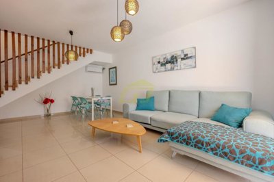 Charming 2 bedroom villa with heated Pool and sea views in Playa Blanca