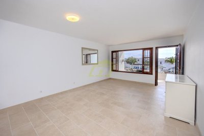 Fully refurbished one bedroom apartment on Playa Bastian