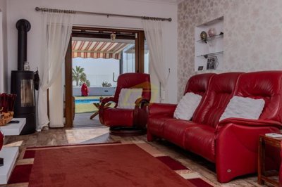 Luxury 3 bedroom villa with outstanding sea views in Playa Blanca