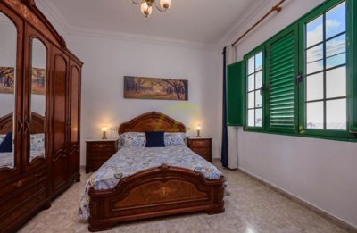 3 bedroom, 2 bathroom villa with garage in Máguez