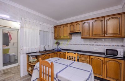 Spacious 4 bedroom 2 bathroom apartment in Arrecife