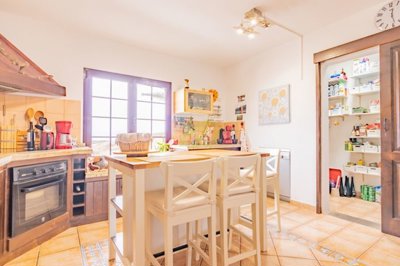 Country house with a separate apartment in Tinajo