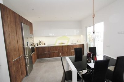 Stunning 3 bedroom 3 bathroom terraced Duplex in Tias