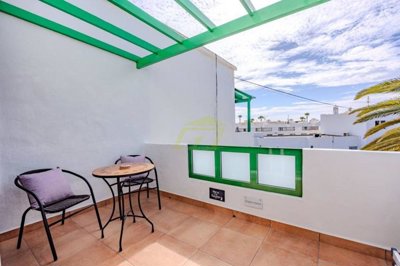 Fully renovated first floor apartment with communal pool in Puerto del Carmen