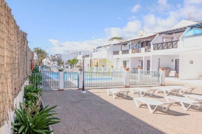 Ground floor studio with communal pool in Puerto del Carmen