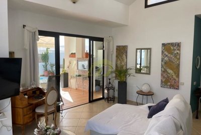 Charming corner villa in a sought after Playa Blanca complex