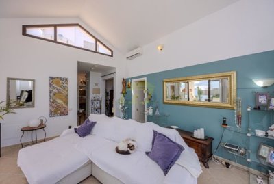 Charming corner villa in a sought after Playa Blanca complex