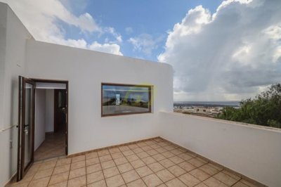 3 Bedroom Villa with sea views in Tías