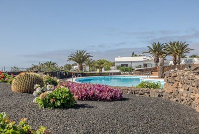 Sea views, privacy, and great facilities in Playa Blanca