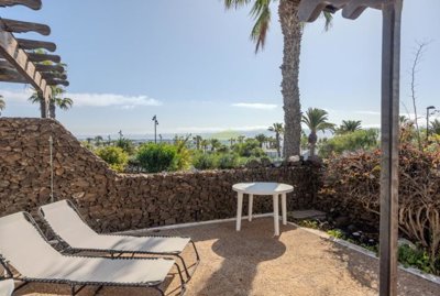 Sea views, privacy, and great facilities in Playa Blanca