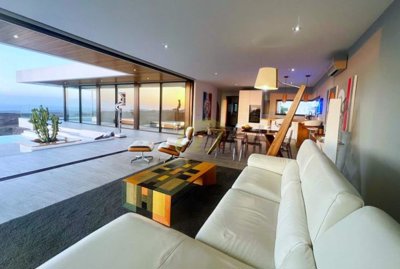 Modern villa in Las Breñas with 16m pool and stunning views