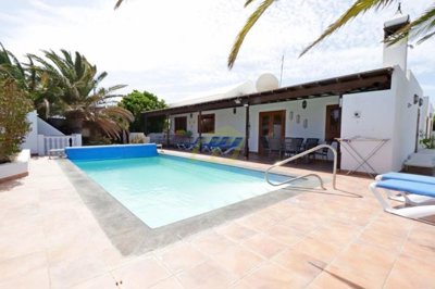 An incredible detached property with private pool in the Los Mojones area of Puerto del Carmen