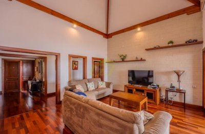 Impressive 5 bedroom 5 bathroom villa in Tahiche