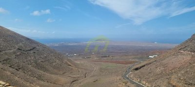 Plot of land for sale with sensational views in Femes