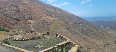 Plot of land for sale with sensational views in Femes