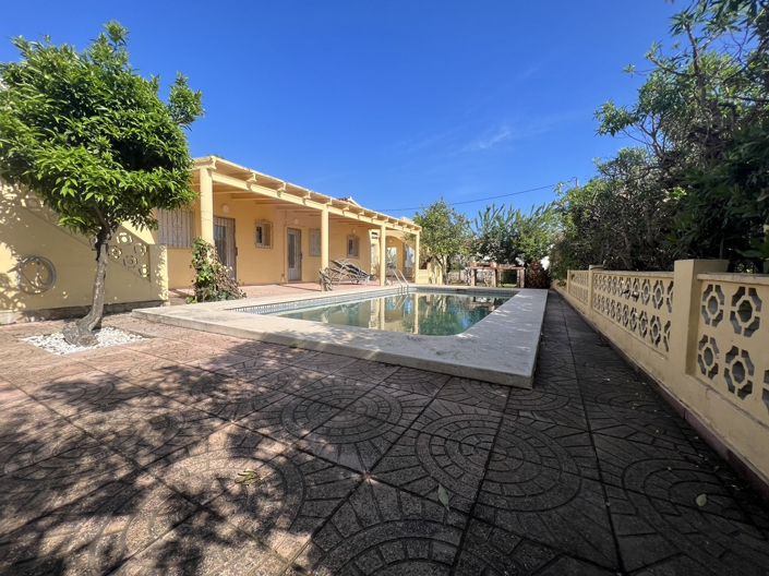 Image No.1-6 Bed Villa for sale