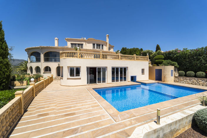 Image No.1-6 Bed Villa for sale