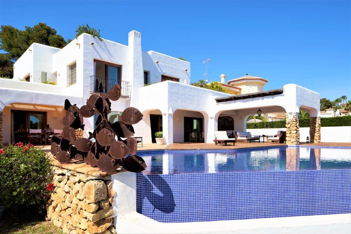 Image No.1-4 Bed Villa for sale