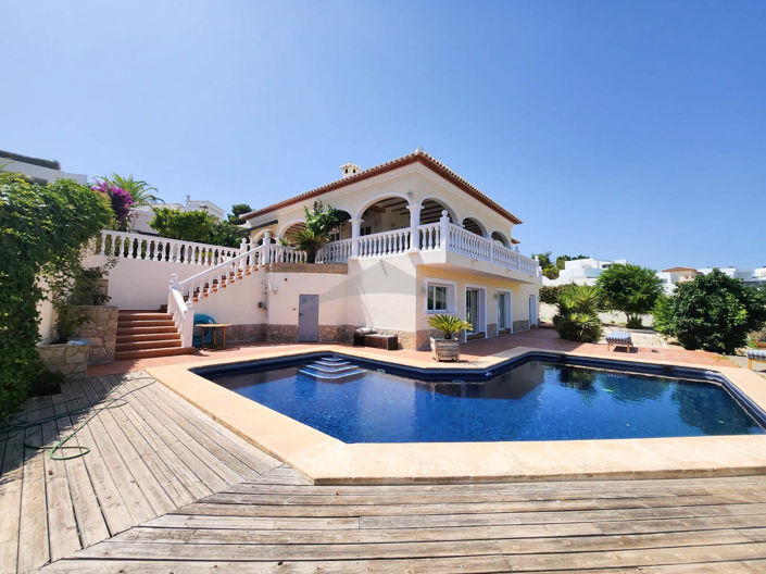 Image No.1-4 Bed Villa for sale