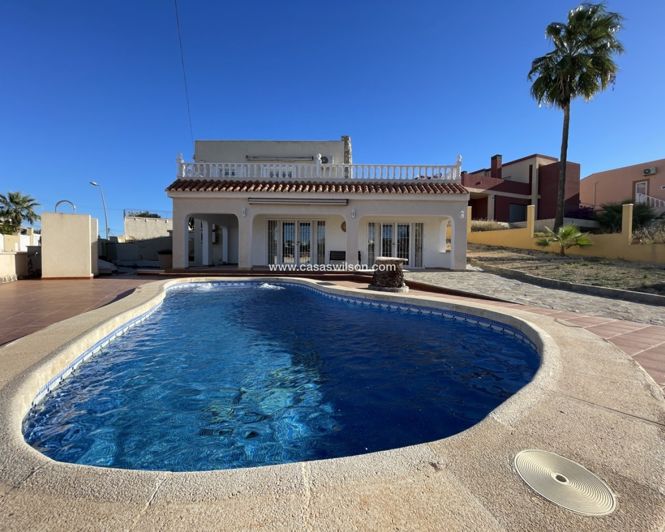 Image No.1-4 Bed Villa for sale