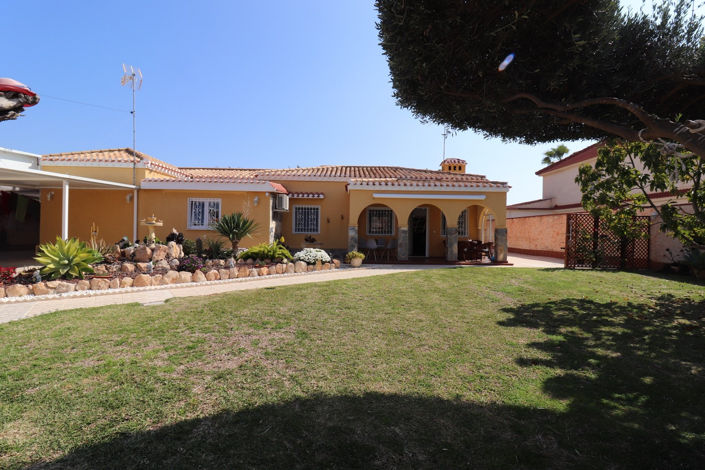 Image No.1-3 Bed Villa for sale